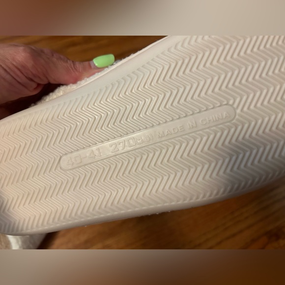 Pumpkin Fuzzy Slippers - Picture 9 of 9